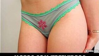 Natural redhead amateur fills her bubble butt with toys - porn video